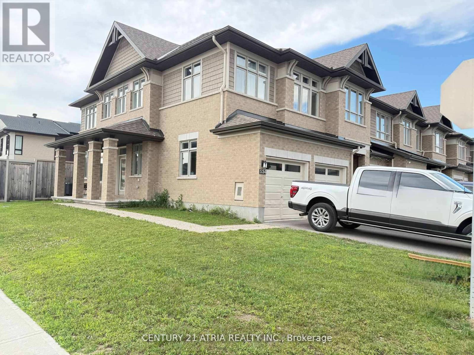 534 Triangle St, Ottawa, ON K2S 1E7