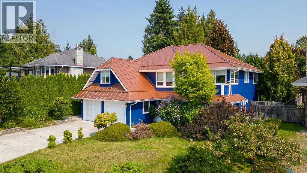 4868 Bluegrouse Dr, Sechelt, BC V7Z 0G4