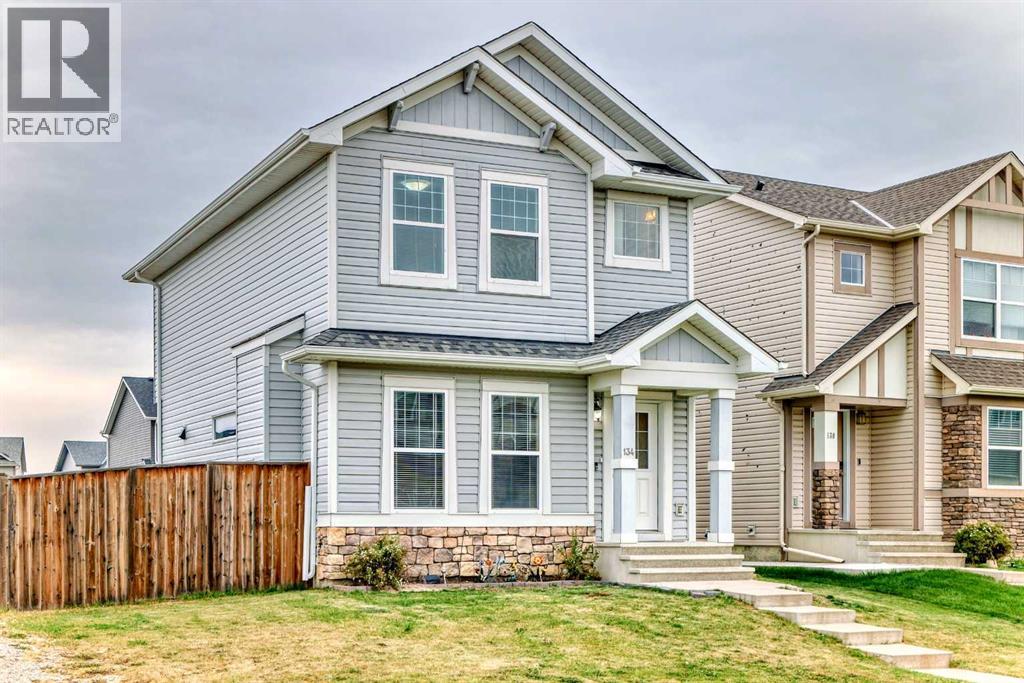 134 Panora Rd NW, Calgary, AB T3K 0T9
