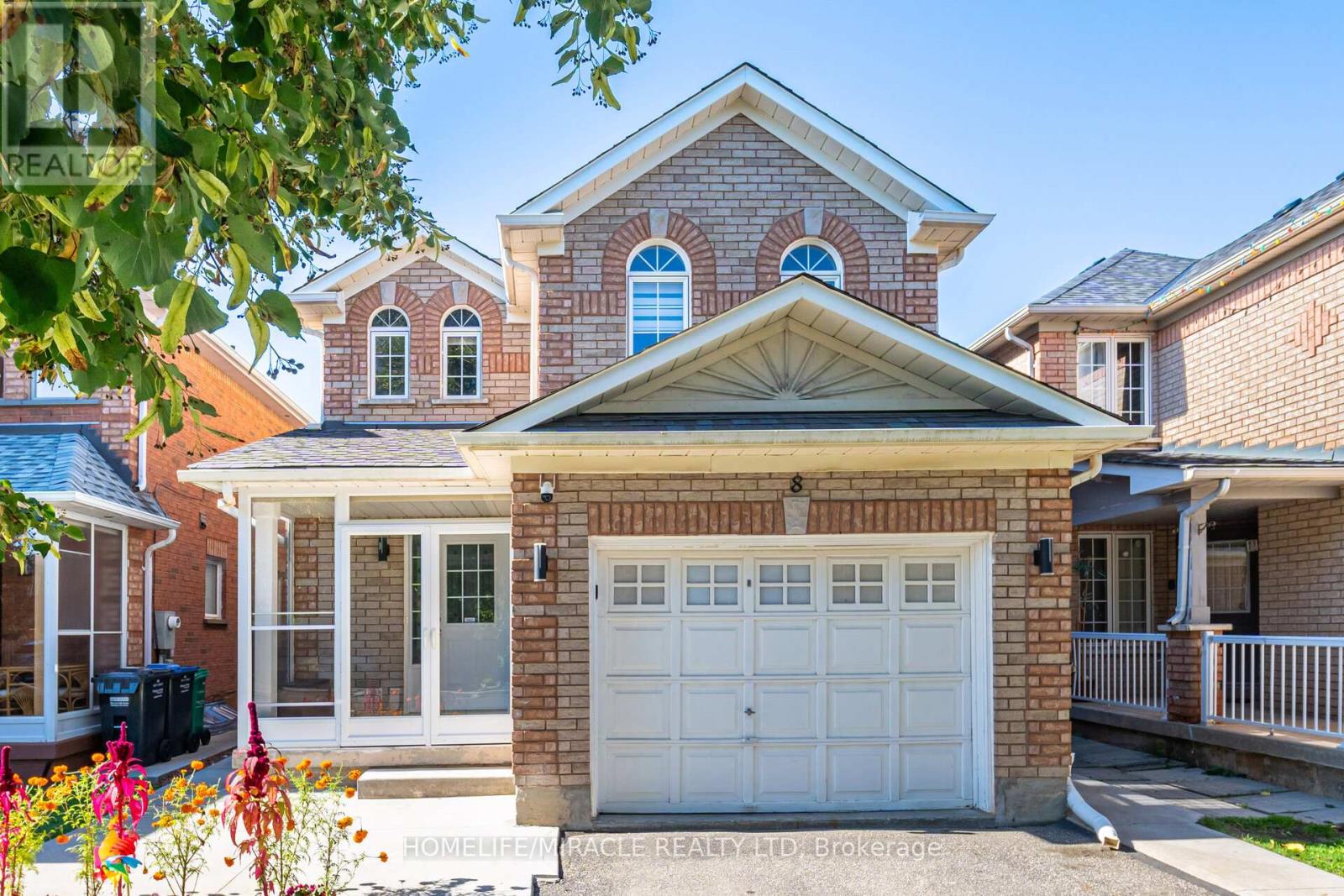 8 Twin Pines Cres, Brampton Northwest Sandalwood Parkway, ON L7A 1M5