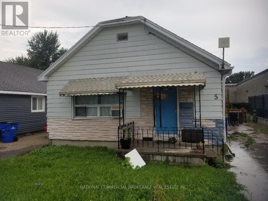 5 Arnold St, Chatham-kent Wallaceburg, ON N8A 3P3