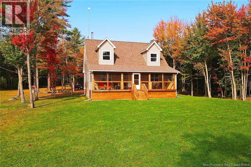 1276 Cox Point Rd, Cumberland Bay, NB E4A 2Z3