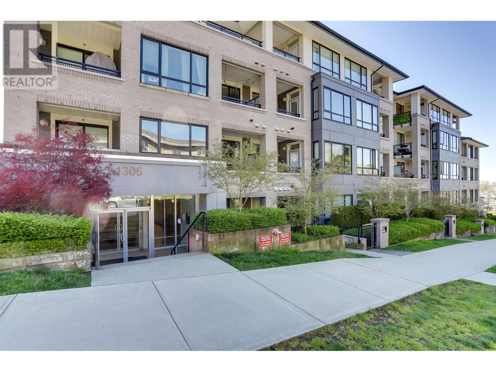 1306 5th Avenue #ph-01, Vancouver, BC V3M 0K5