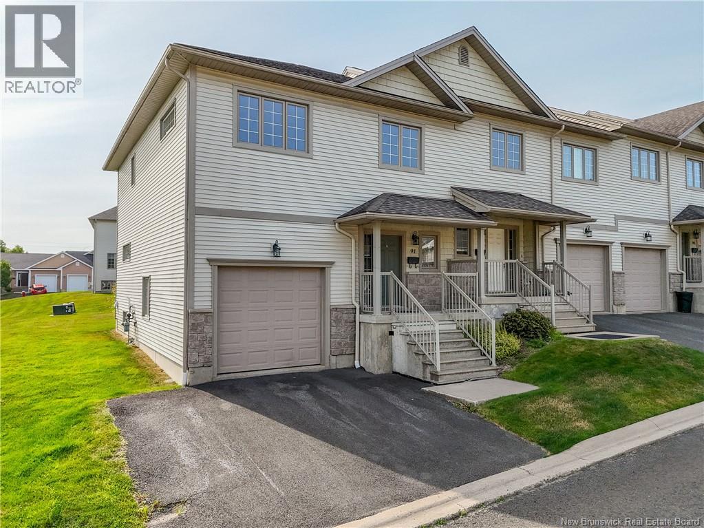 91 Huntingdon Cir, Fredericton, NB E3B 0M1