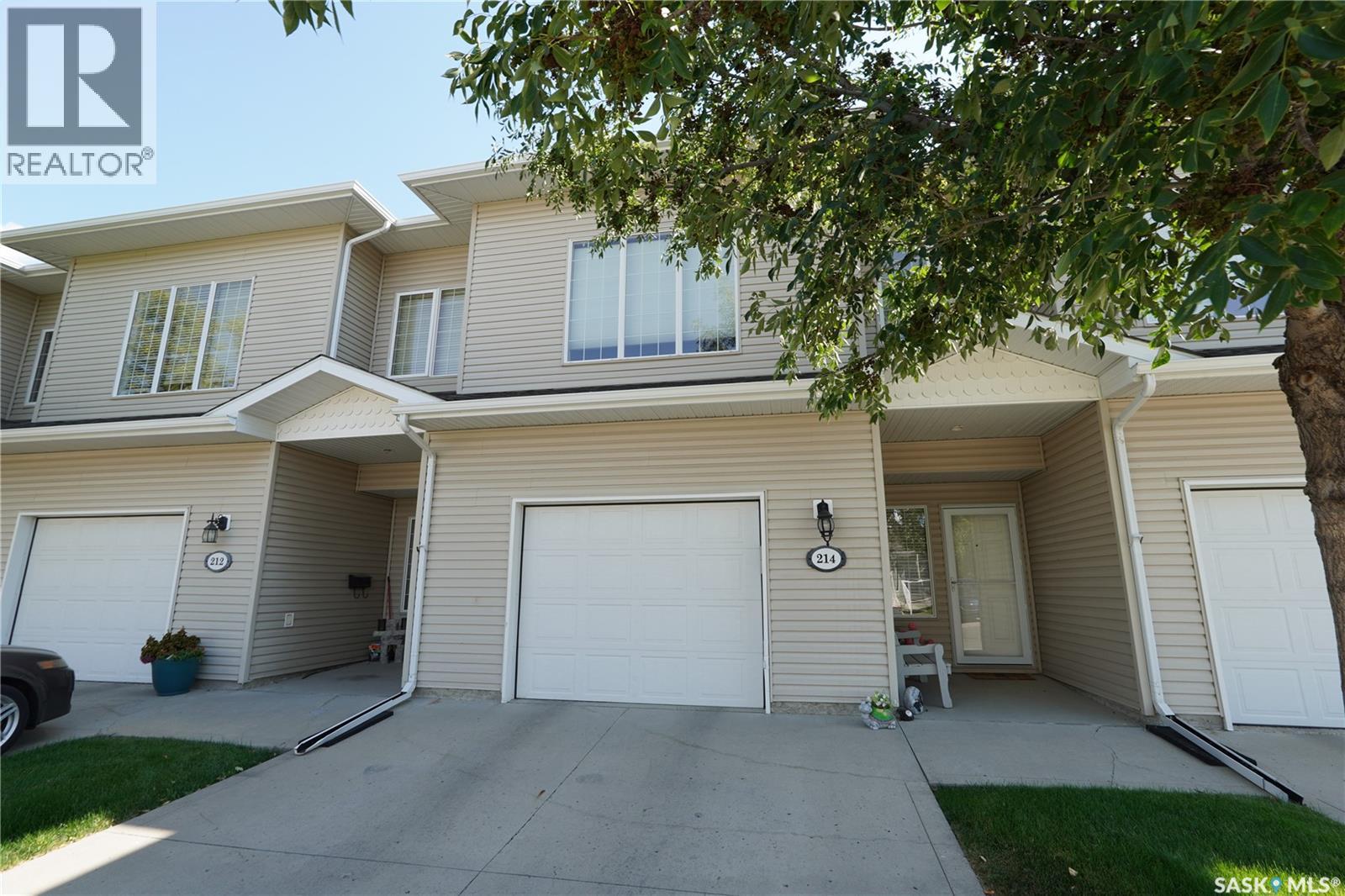 214 Mount Royal Pl, Regina, SK S4T 7X9