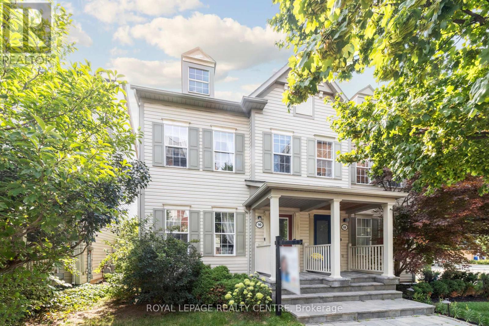 90 Georgian Dr, Oakville, ON L6H 6V1