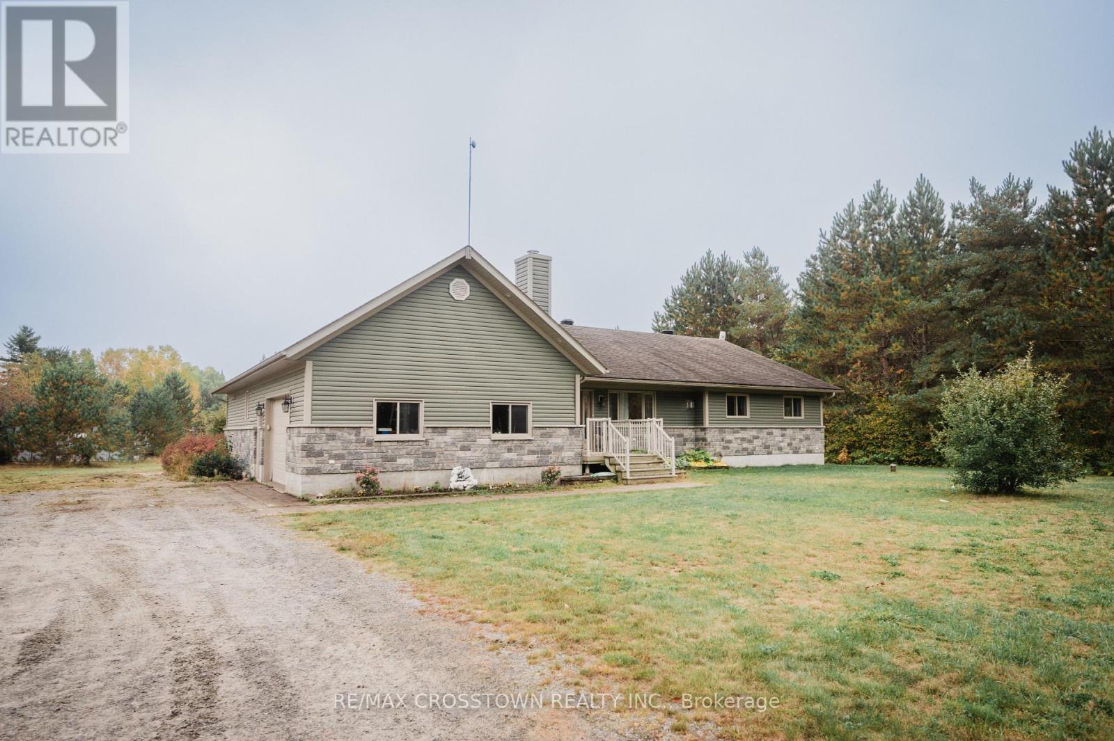 15 Macharstrong Boundary Rd, Strong, ON P0A 1Z0