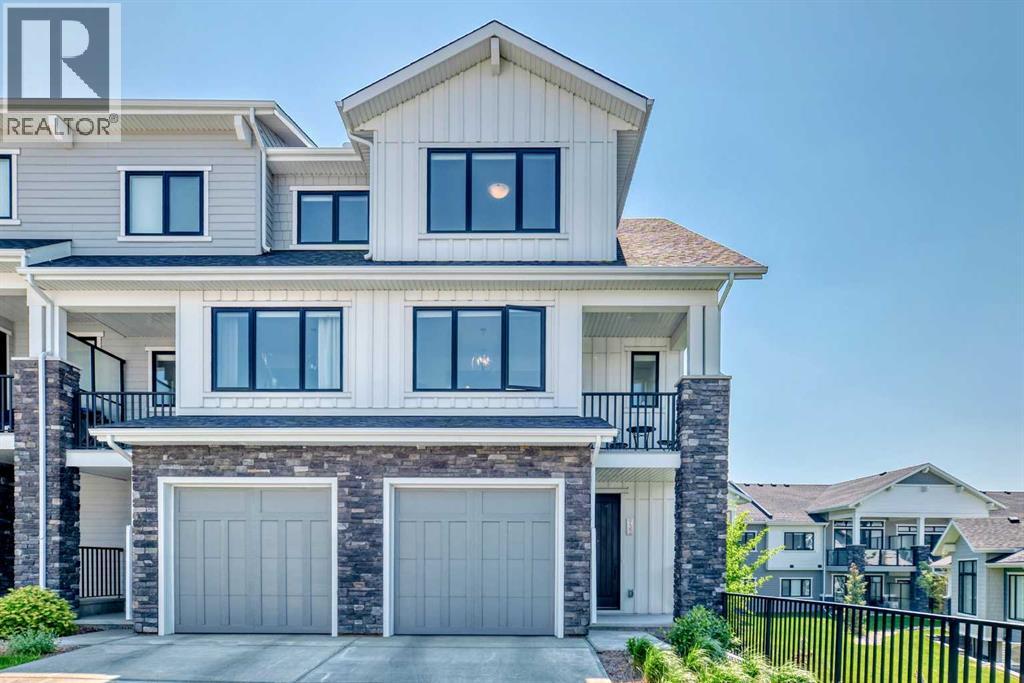 932 Crestridge Common SW, Calgary, AB T3B 6L6