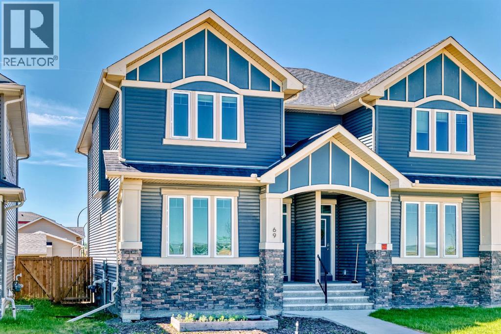 69 River Heights Dr, Cochrane, AB T4C 0Y1