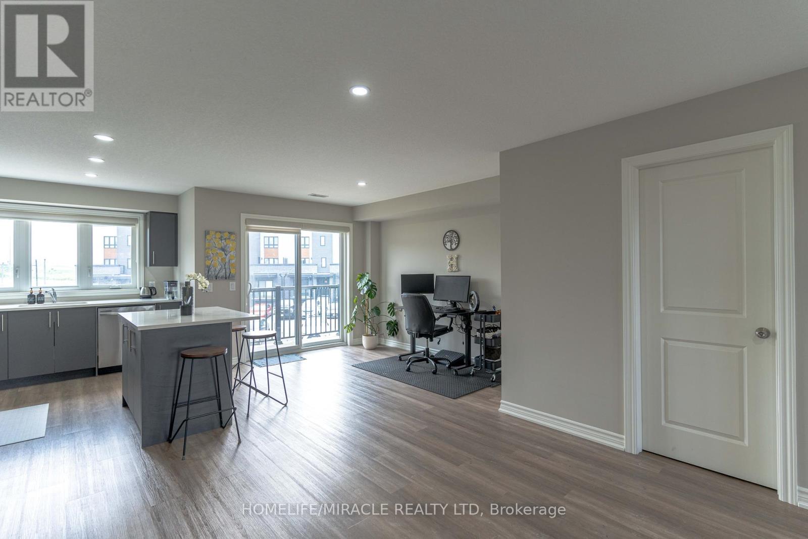 261 Chapel Hill Drive #45, Kitchener, ON N2R 1N5
