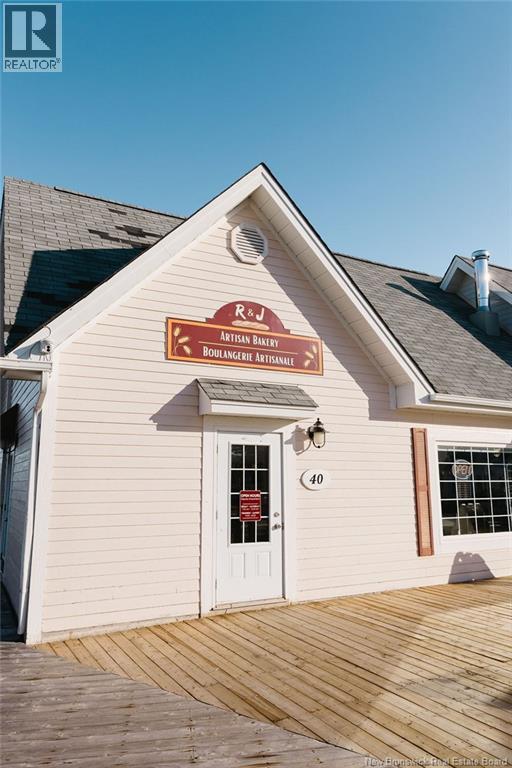 40 Douglas Ave, Bathurst, NB E2A 1B5