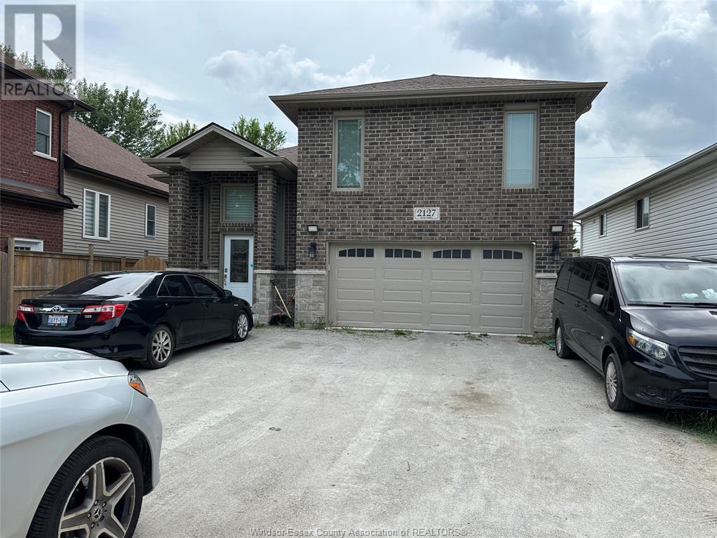 2127 Dominion Blvd, Windsor, ON N9B 3H8