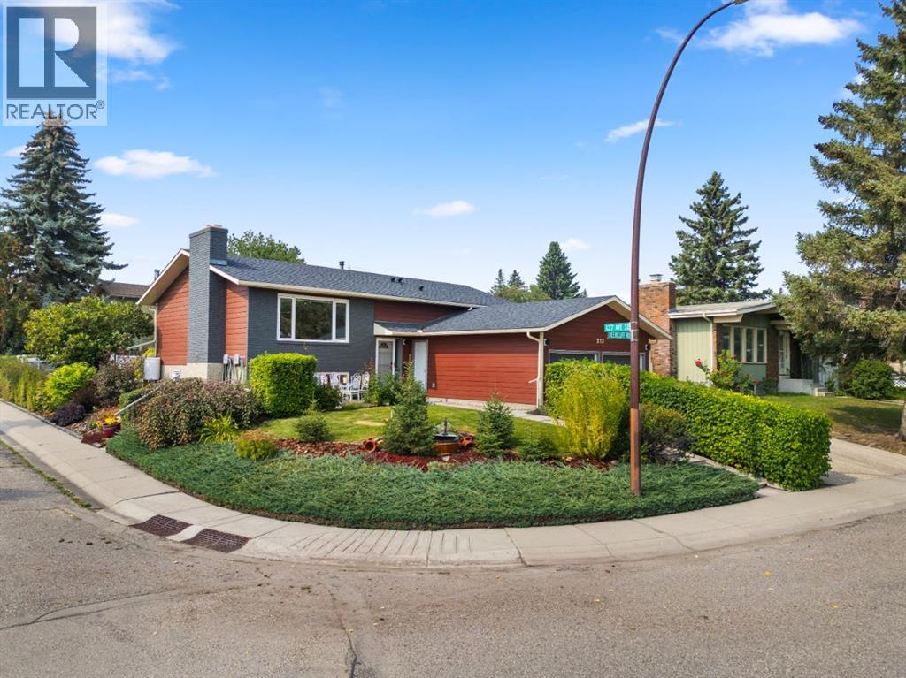 272 Deercliff Rd SE, Calgary, AB T2J 5K4