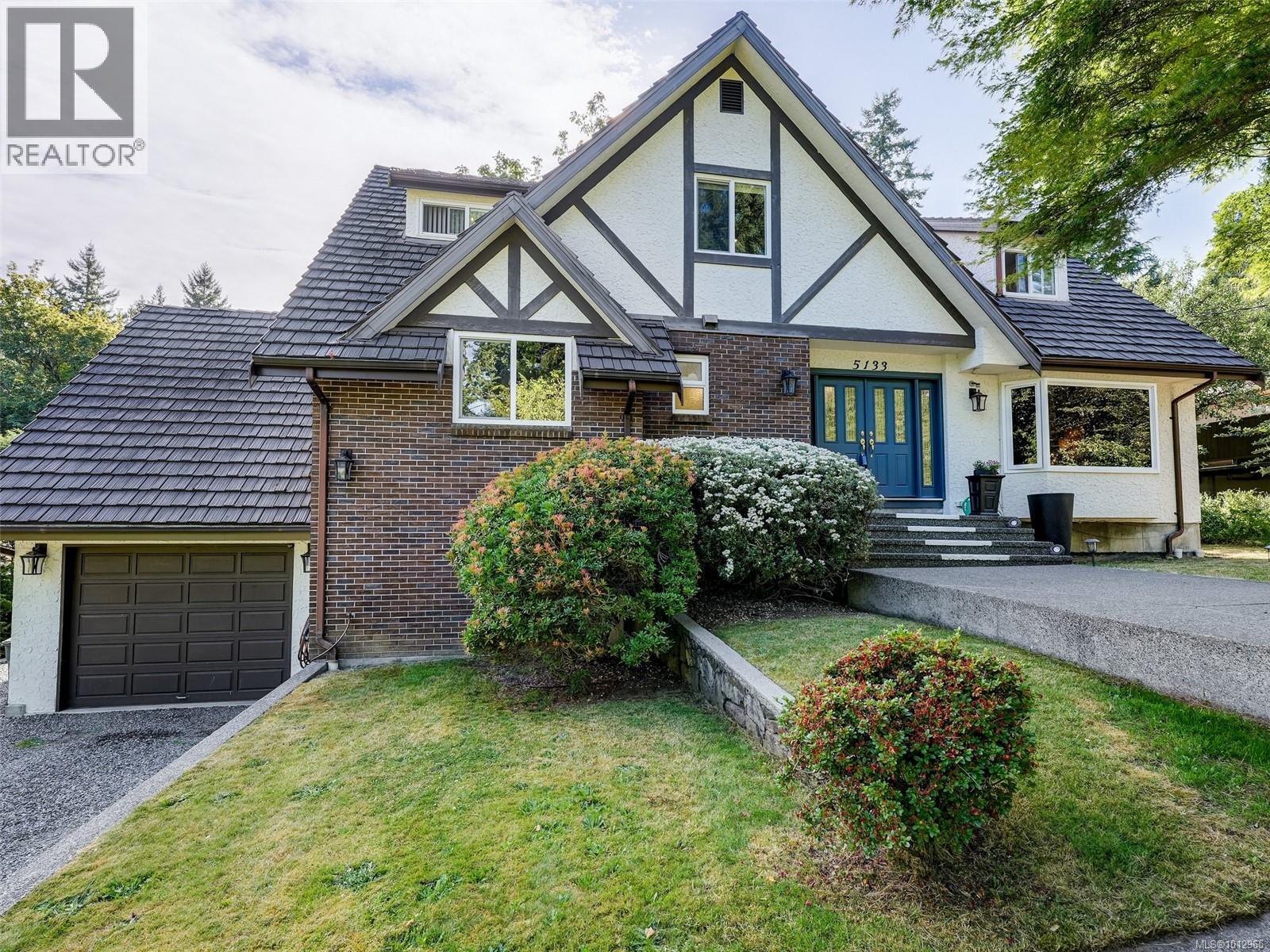5133 Santa Clara Ave, Saanich, BC V8Y 1W5
