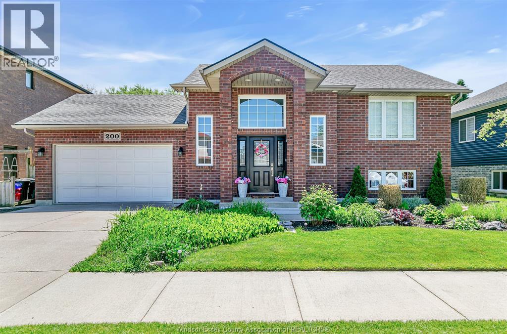 200 Riverview Ave, Windsor, ON N9J 3Y1