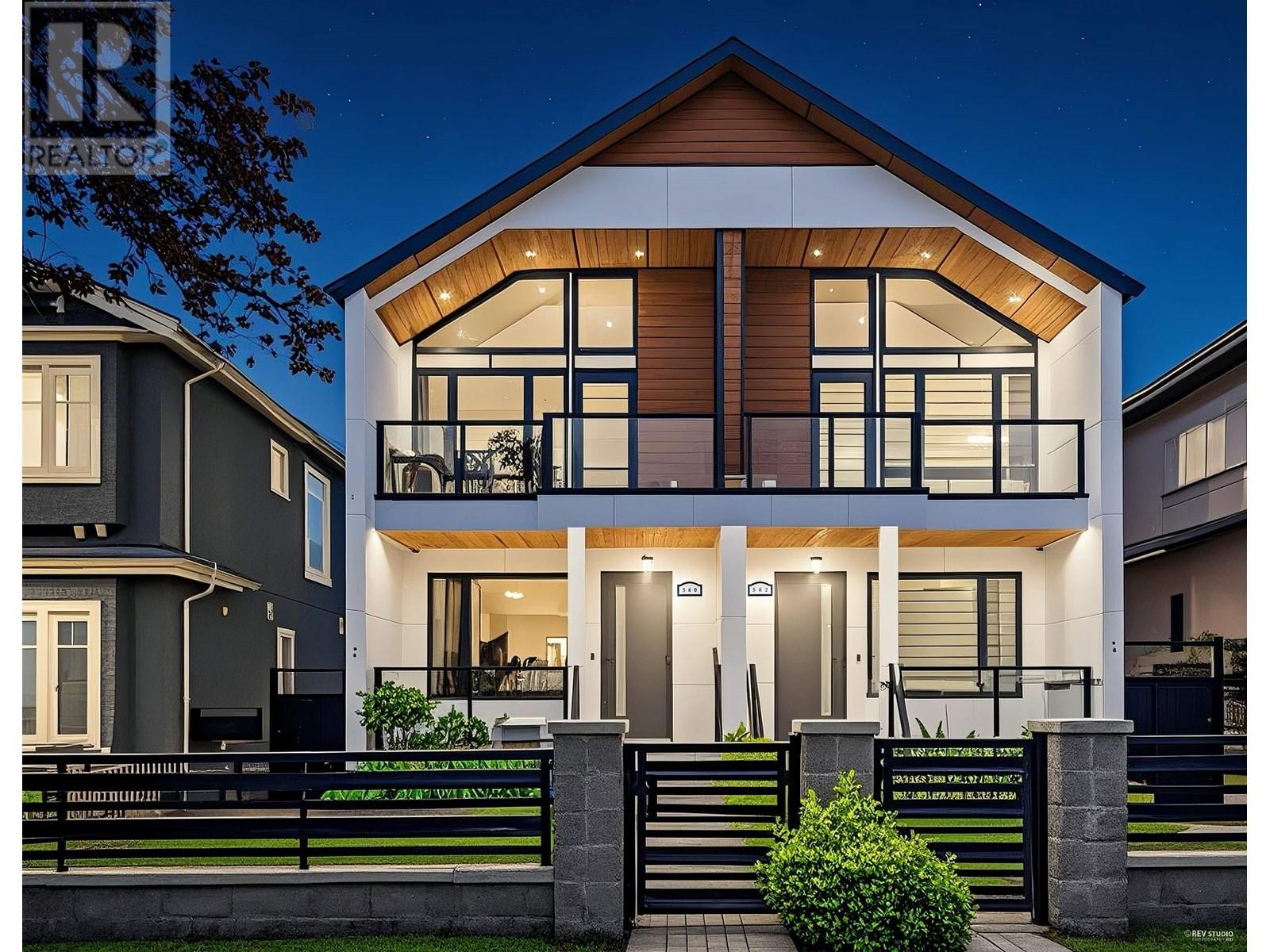560 W 63rd Ave, Vancouver, BC V6P 2G8