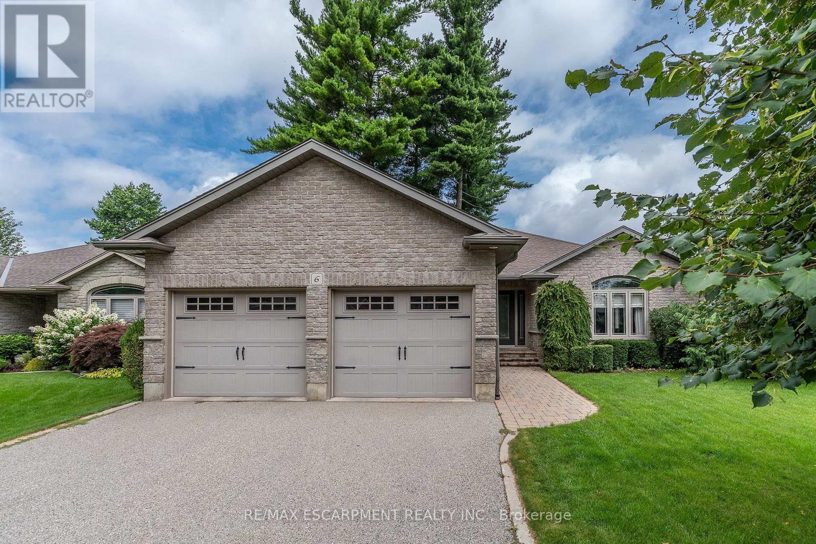 6 Wintergreen Cres, Norfolk Delhi, ON N4B 2W5