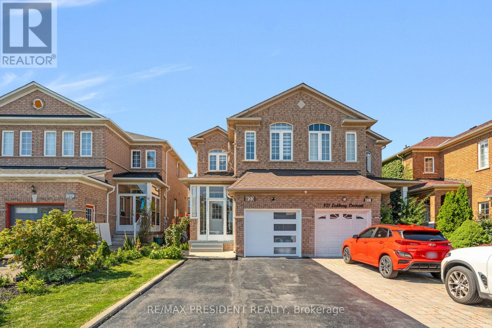 823 Ledbury Cres, Mississauga, ON L5V 2P9