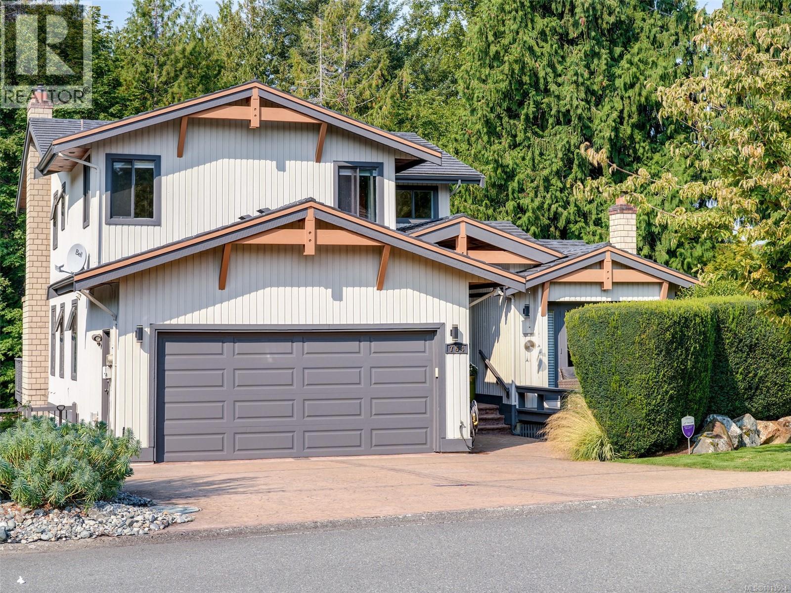 764 Westbury Rd, Saanich, BC V8Y 1G8