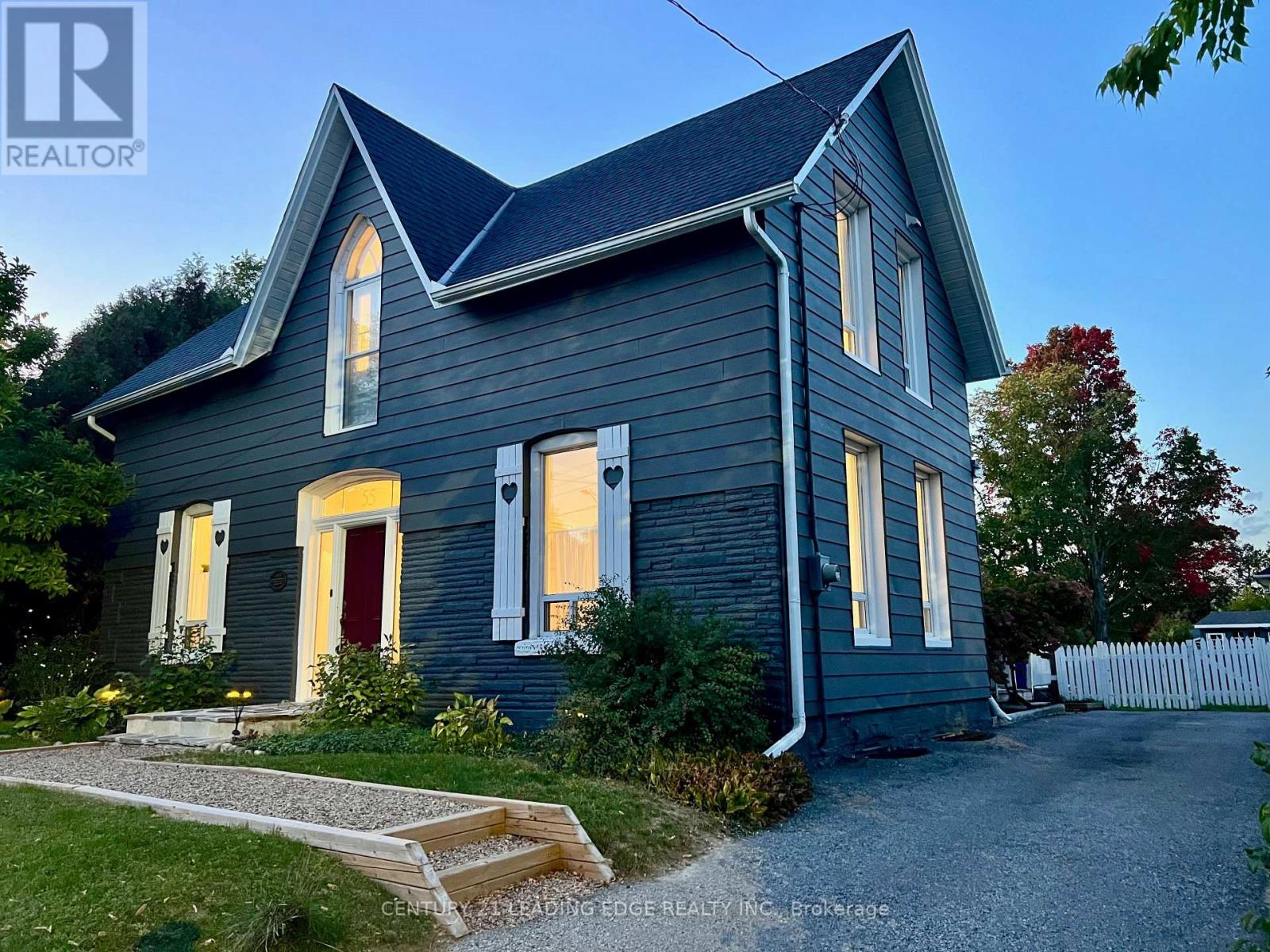 55 Brock St E, Uxbridge, ON L9P 1M4