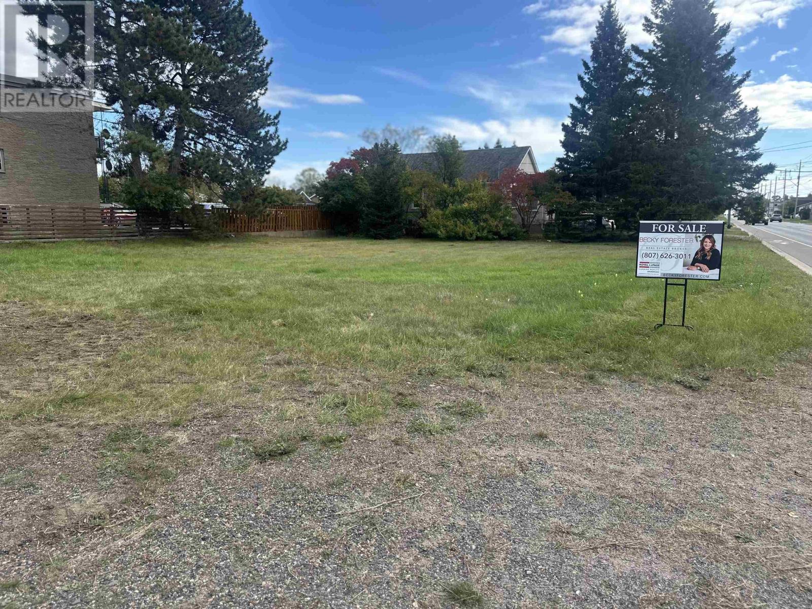 264 Shuniah St, Thunder Bay, ON P7A 2Z9