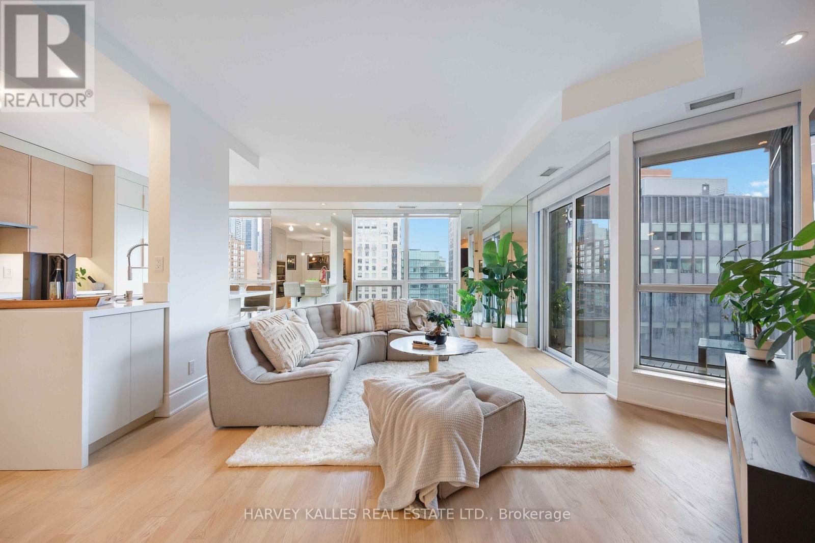 1403 10 Bellair St, Toronto, ON M5R 3T8