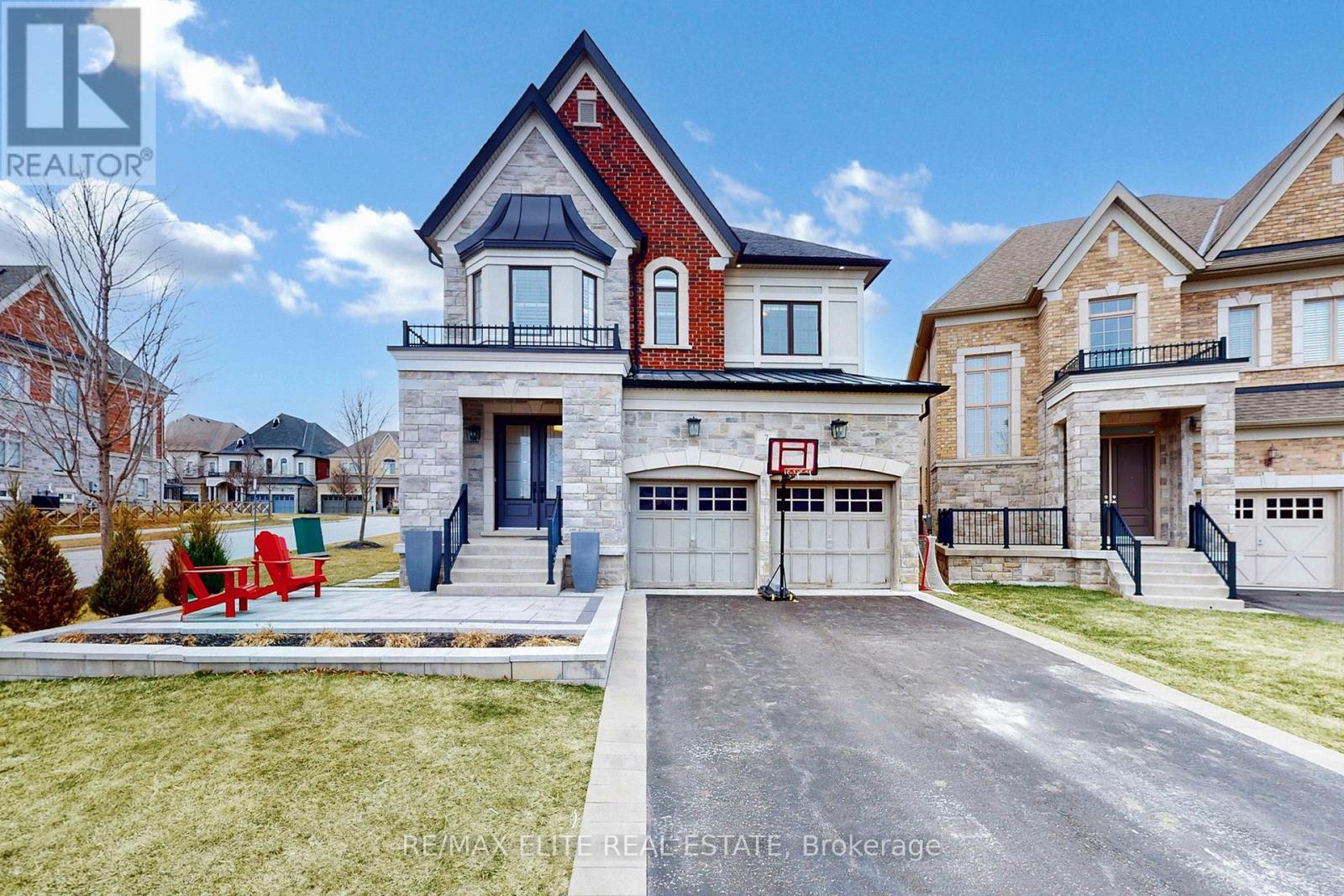 7 Colyton Ct, Aurora, ON L4G 6Z6