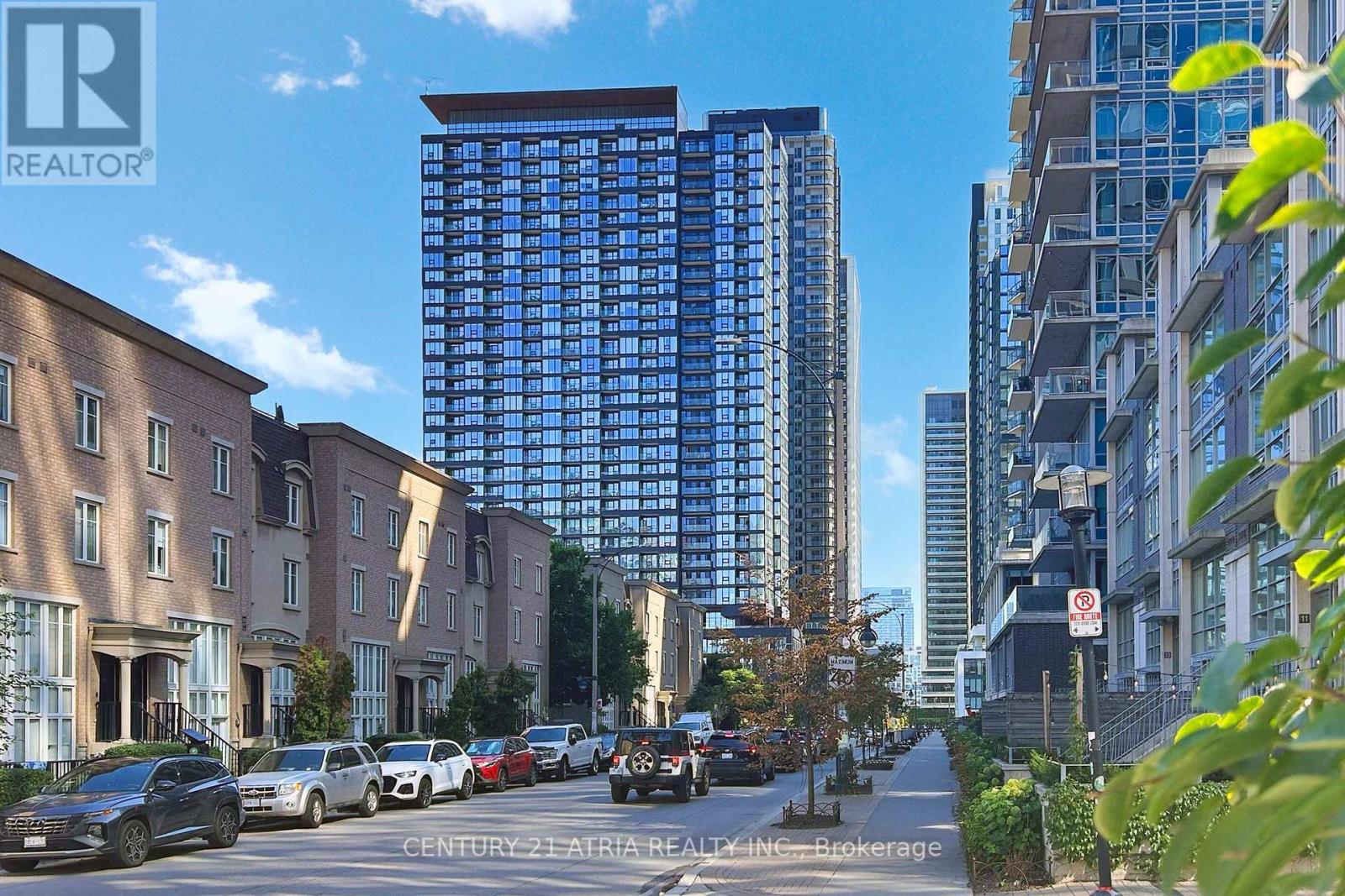 1618 19 Western Battery Rd, Toronto, ON M6K 0E3