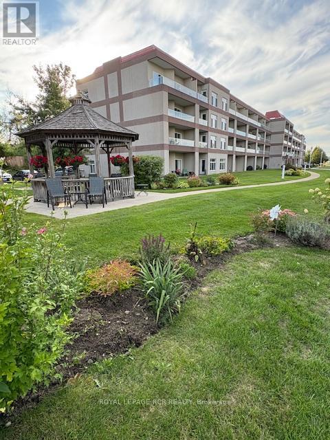 212 280 Aberdeen Blvd, Midland, ON L4R 5N4