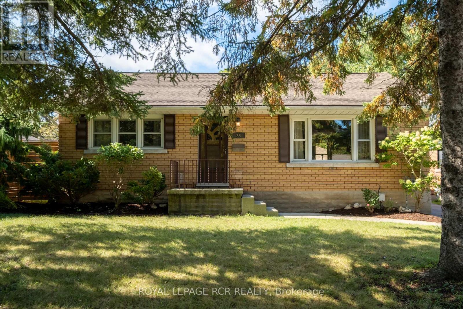 85 Ellis Cres S, Waterloo, ON N2J 2B8