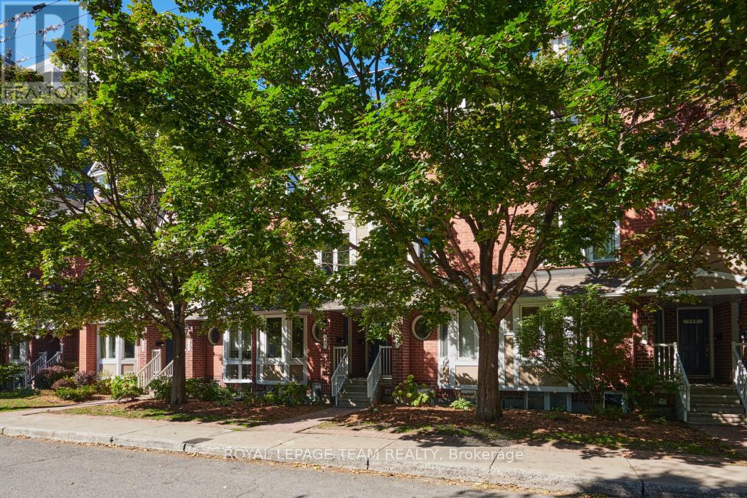 299 Nepean St, Ottawa, ON K1R 5G2
