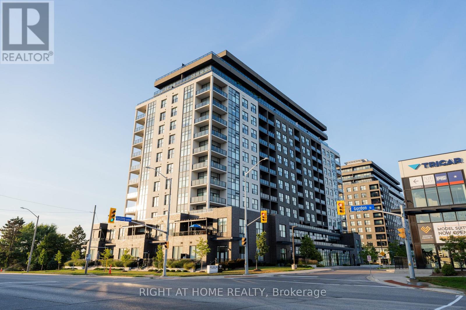 812 1878 Gordon St, Guelph Pineridgewestminster Woods, ON N1L 0P4