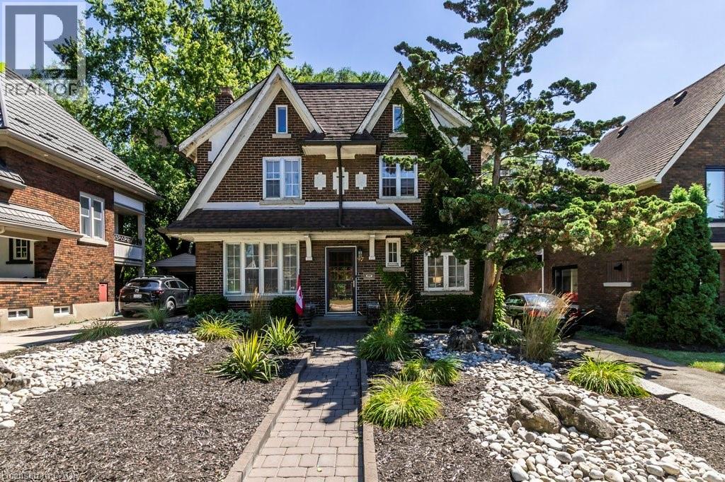 97 Union Blvd, Kitchener, ON N2G 2K3