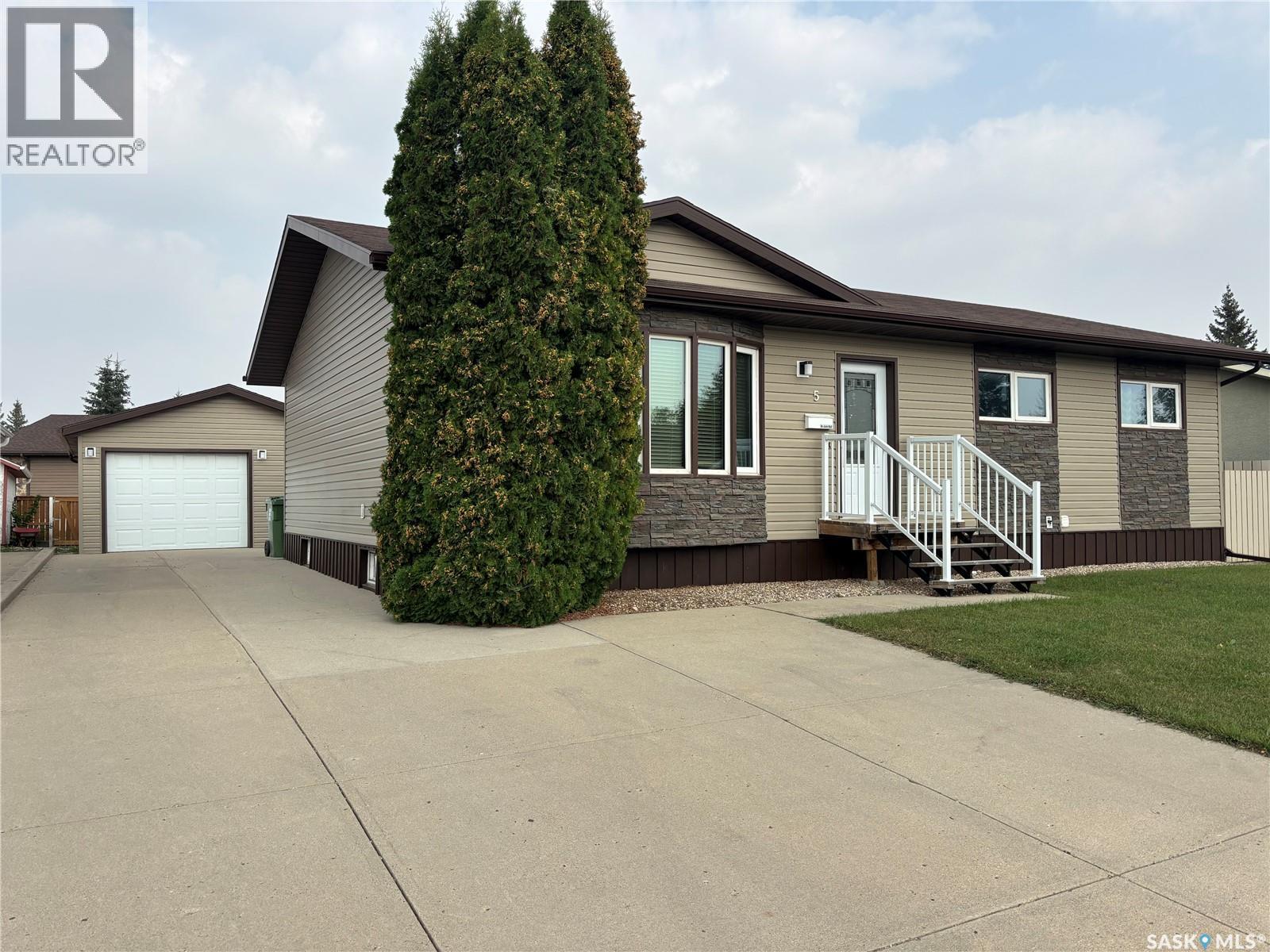 5 Blackwell Cres, Yorkton, SK S3N 2C4