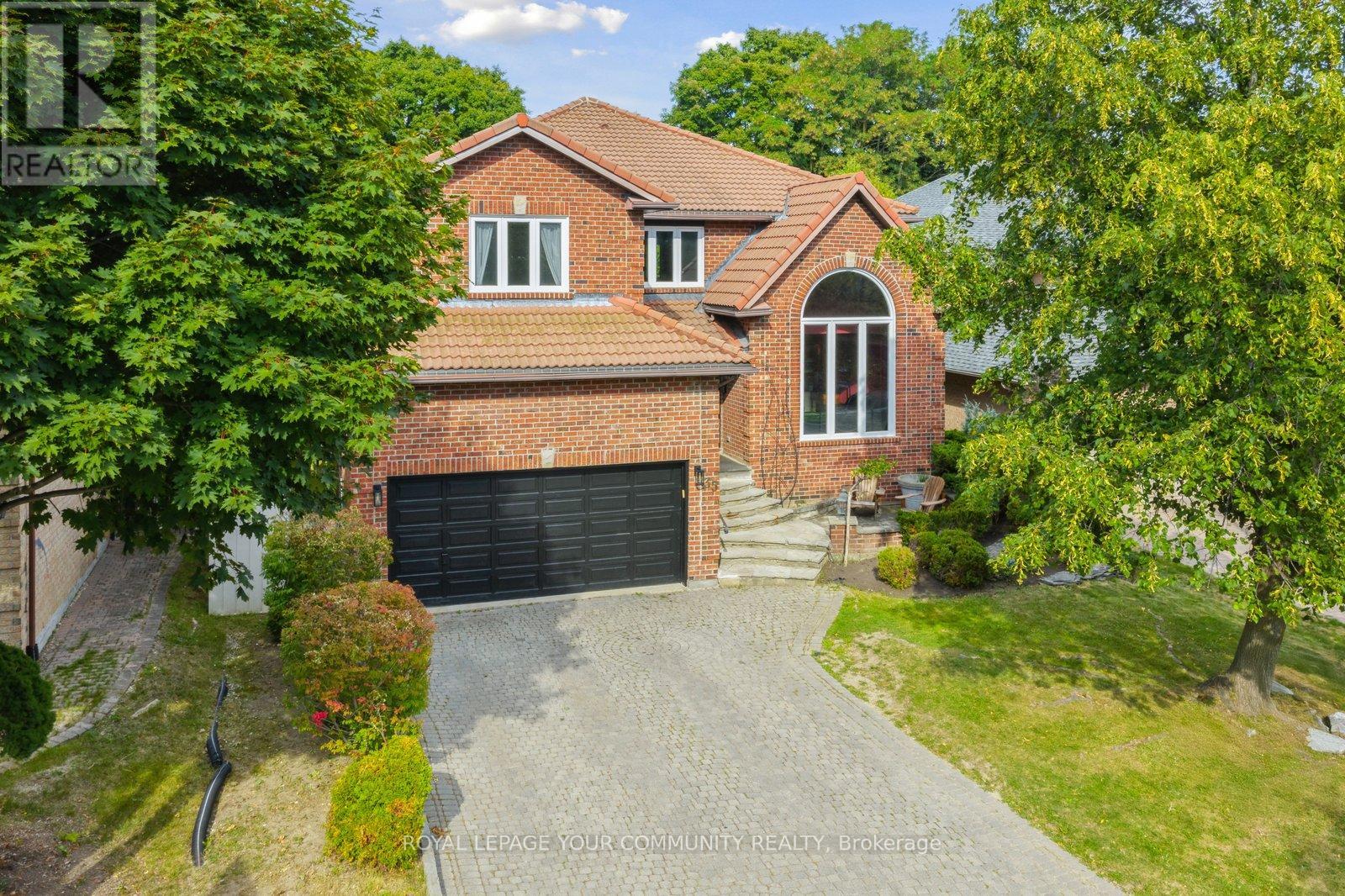 35 Lunau Ln, Markham, ON L3T 5N1