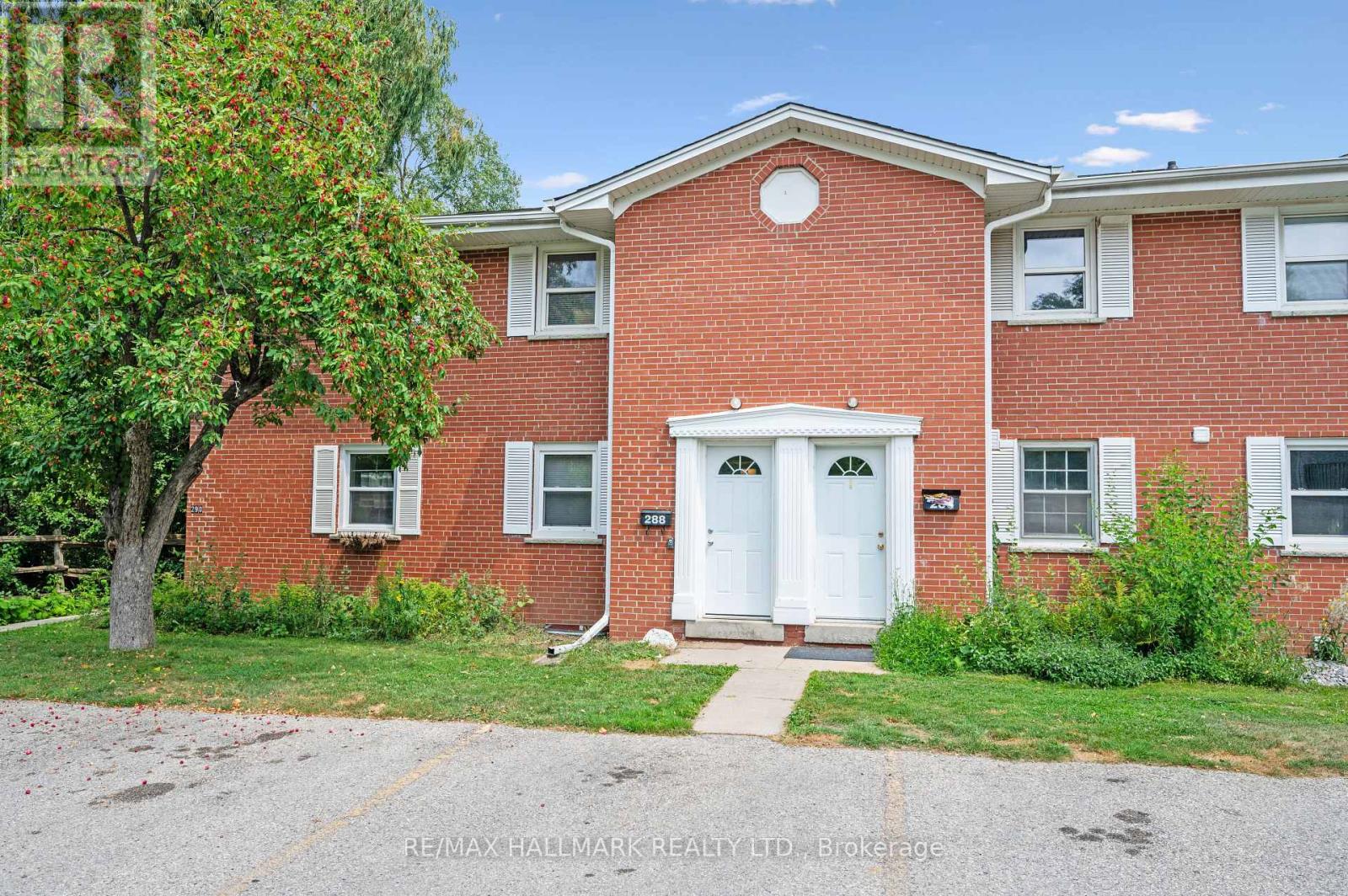 25 288 Westcourt Pl, Waterloo, ON N2L 2R7