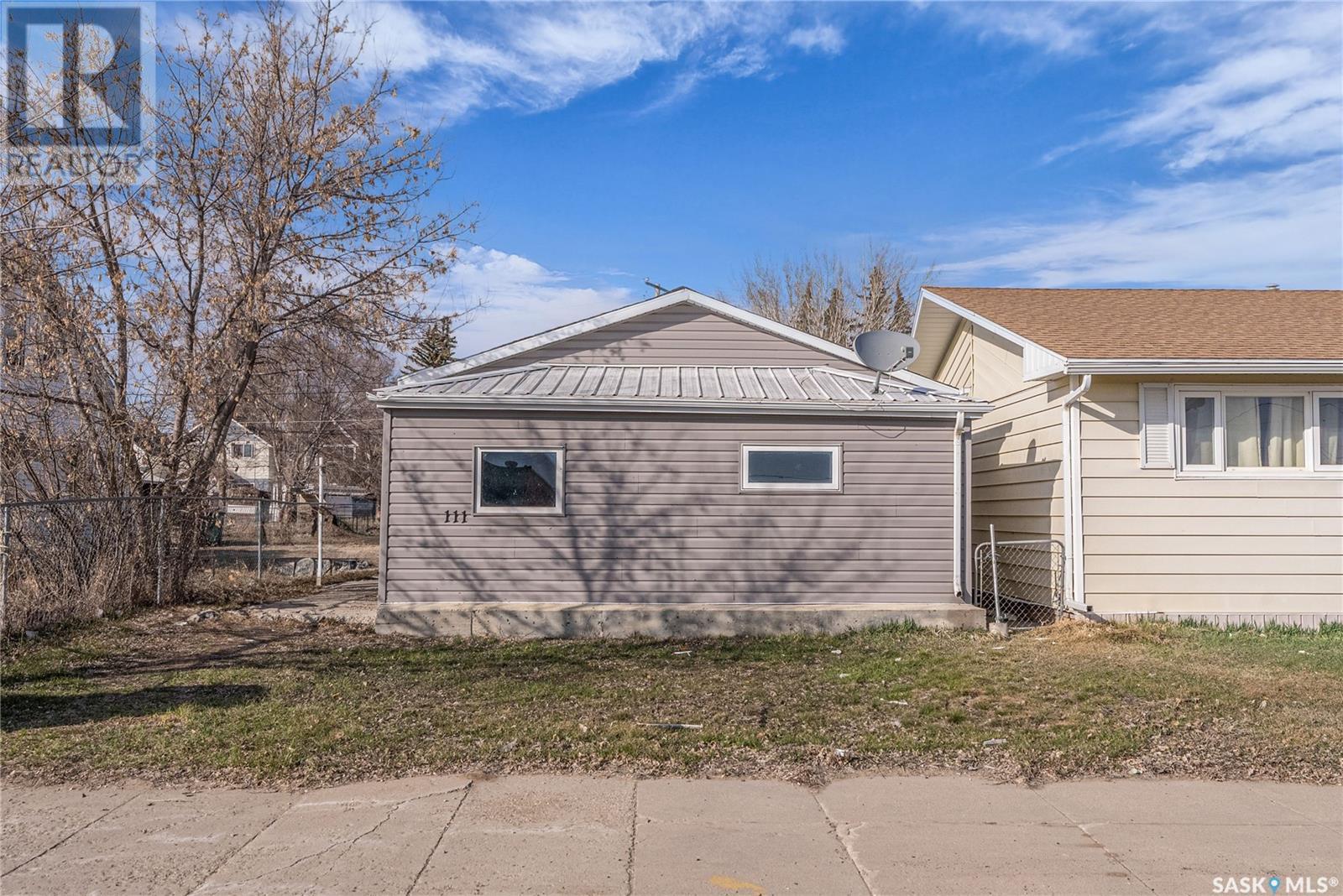 111 2 Avenue East, Biggar, SK S0K 0M0