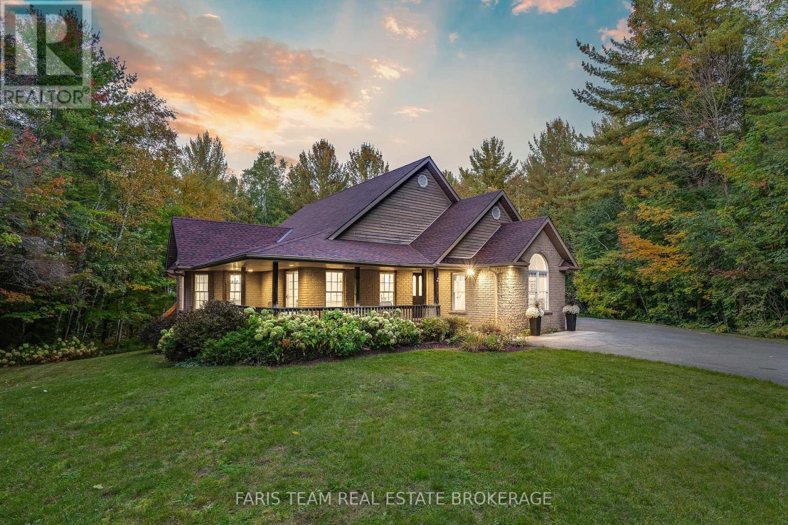 7 Glenhuron Dr, Springwater, ON L4M 6T4