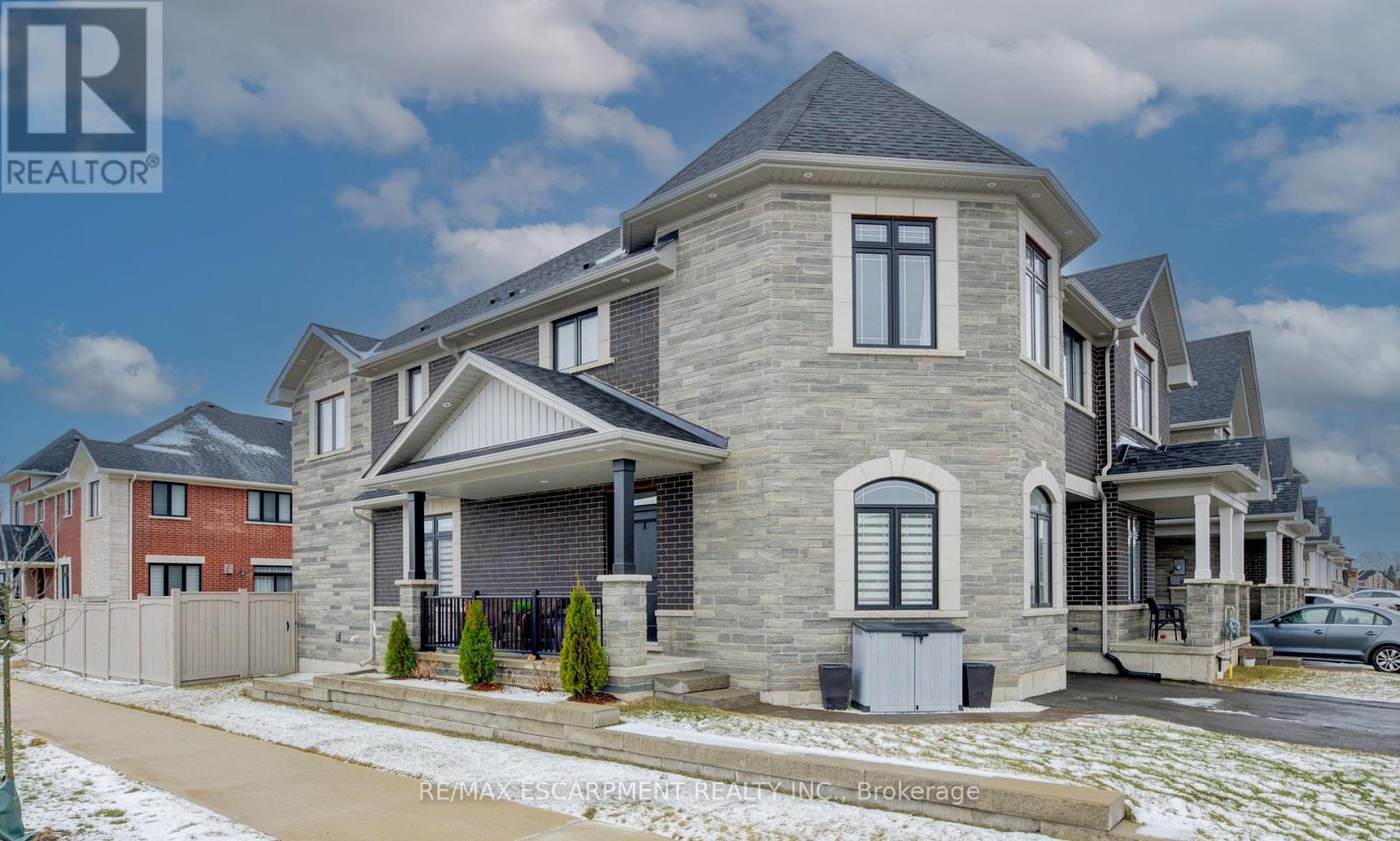 50 Kenesky Dr, Hamilton Waterdown, ON L8B 1Y2