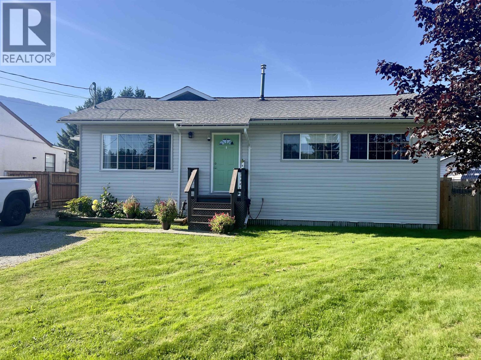 44 Omenica St, Kitimat, BC V8C 1Z4