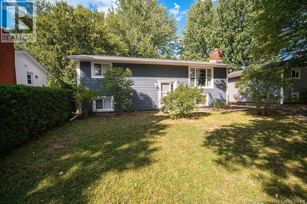 153 Hildebrand Cres, Fredericton, NB E3A 4W8