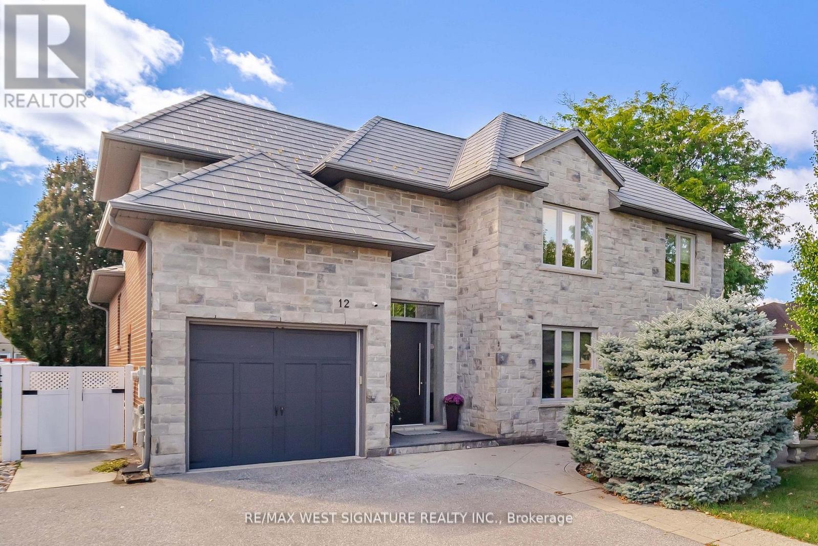 12 Gosling Rd, Vaughan, ON L6A 1E2