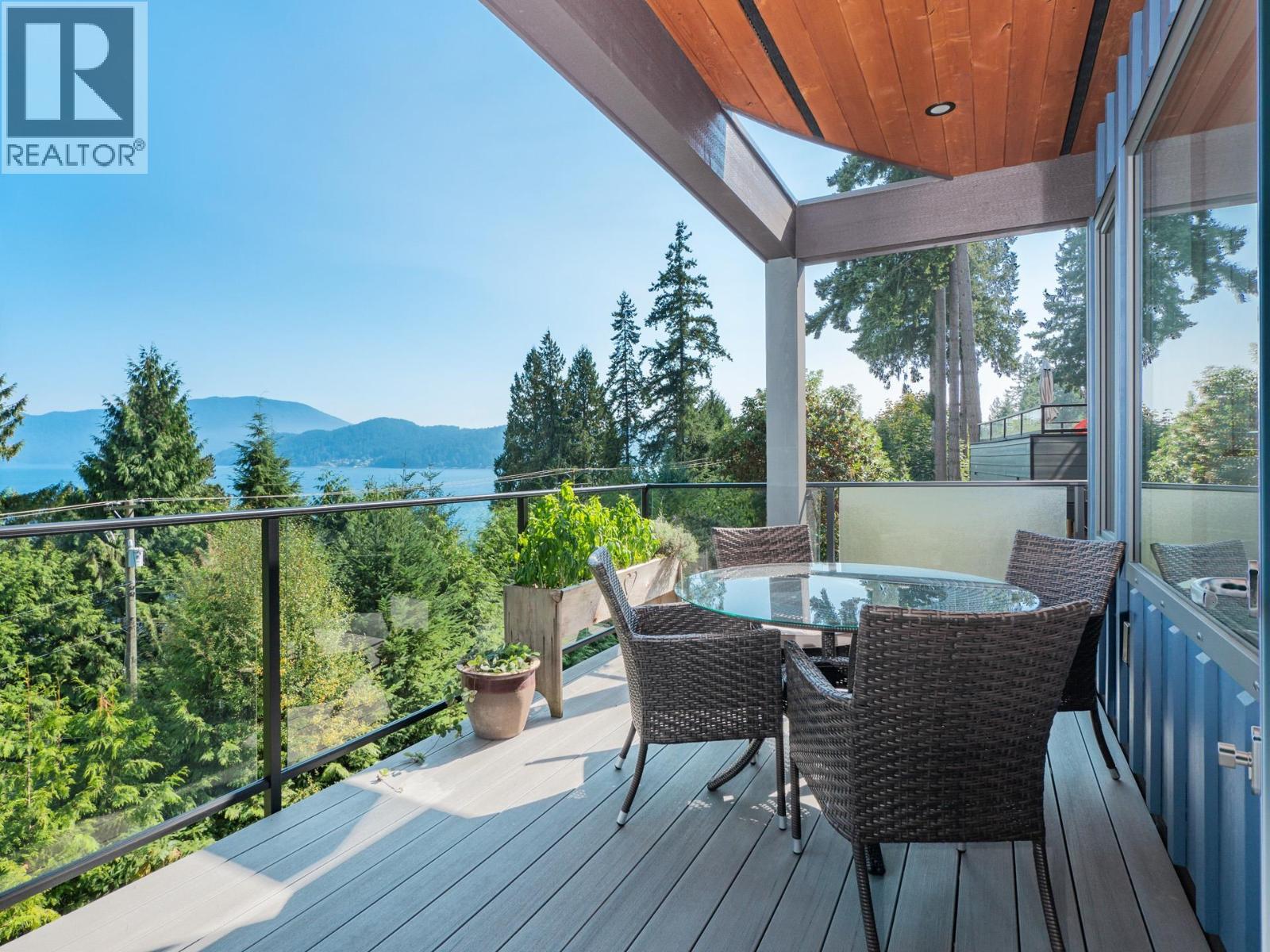 1832 North Rd, Gibsons, BC V0N 1V1