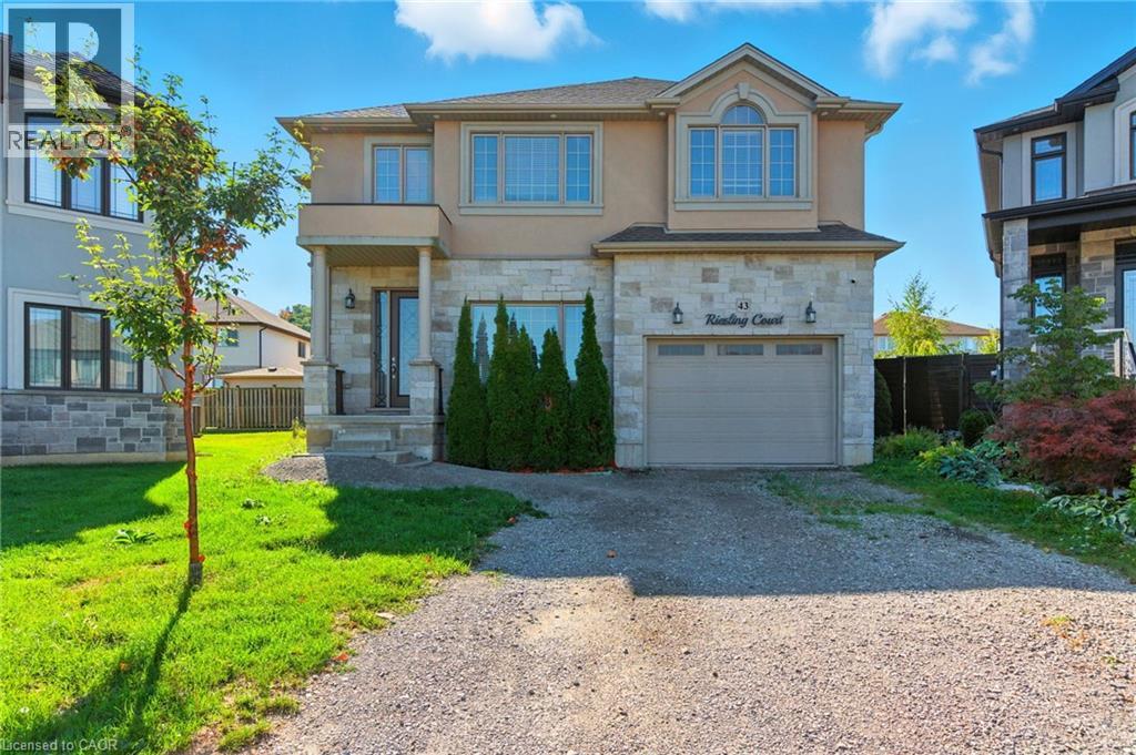 43 Riesling Ct, Hamilton, ON L8G 0B4