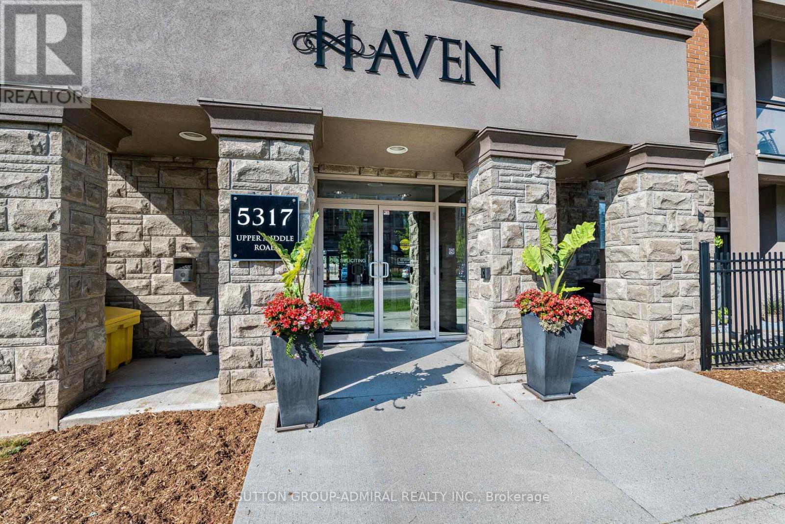 104 5317 Upper Middle Rd, Burlington, ON L7L 0E5