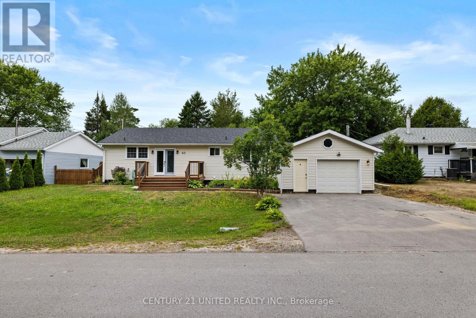 60 Hemlock St, Highlands East, ON K0L 1M0