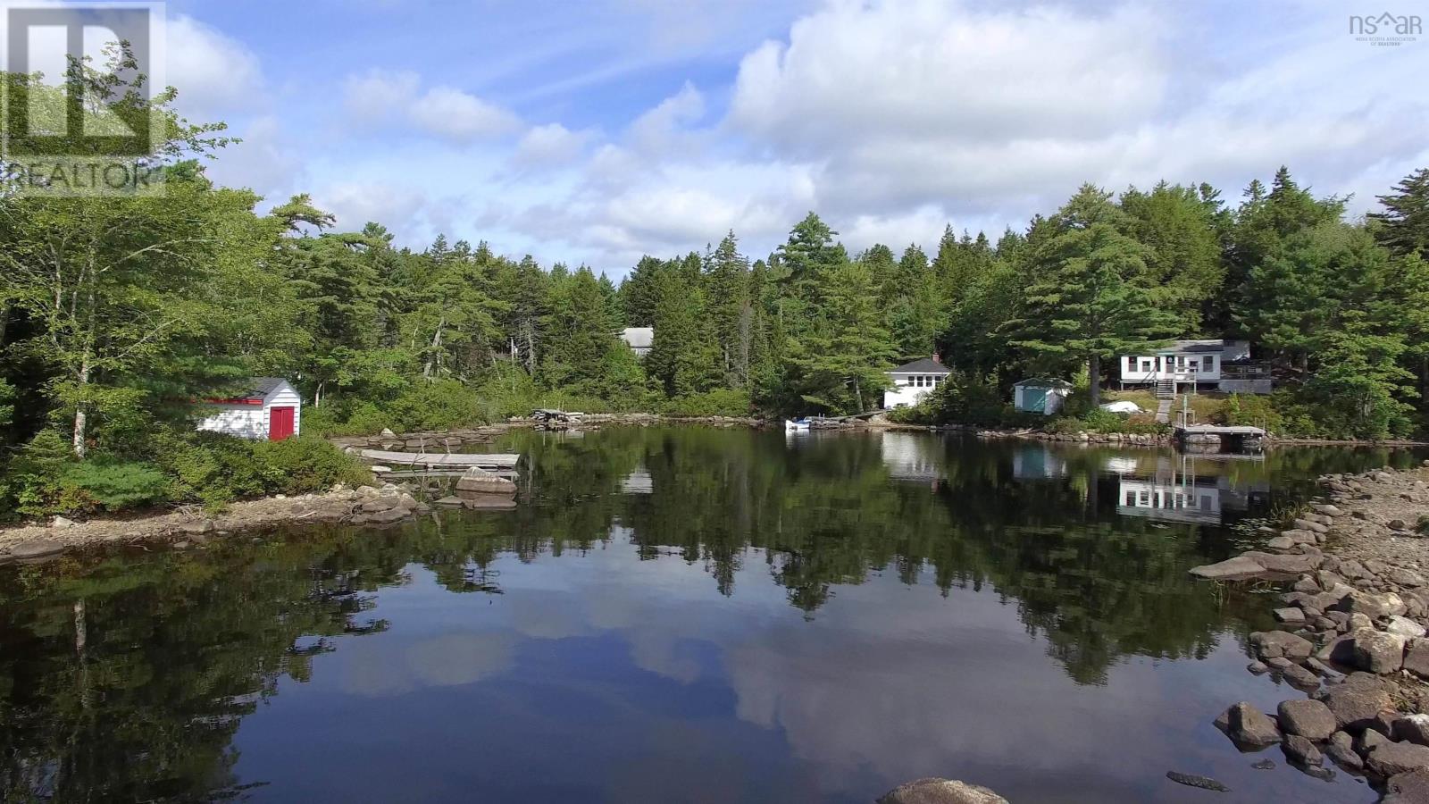 749 Dauphinees Mill Lake Rd, Hubbards, NS B0J 1T0