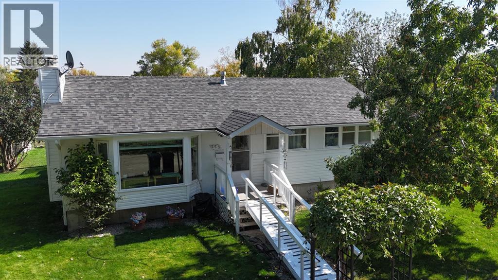 253 W 4 Ave S, Magrath, AB T0K 1J0