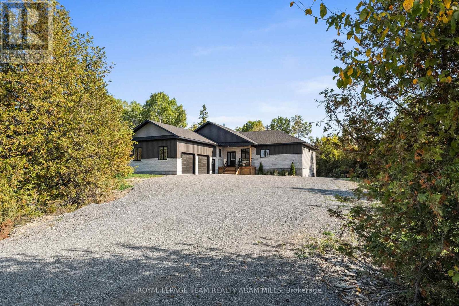 2850 Montague Boundary Rd, Ottawa, ON K7A 4S7