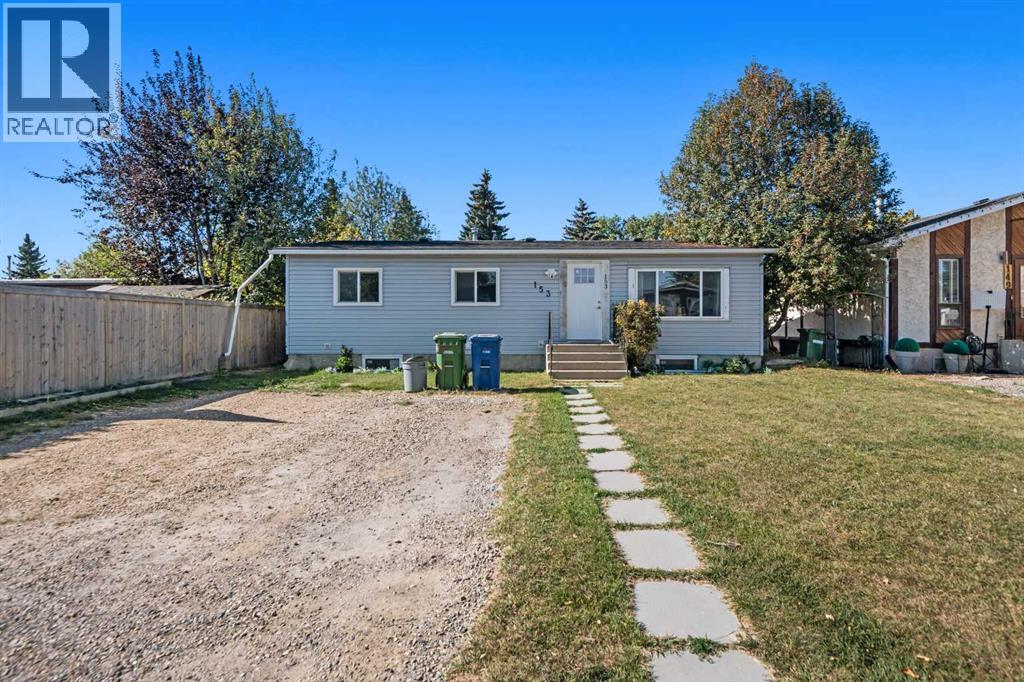 153 Big Hill Pl SE, Airdrie, AB T4A 1P9